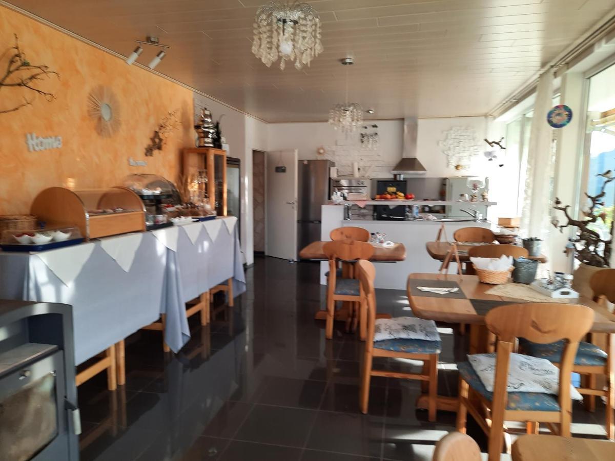 Gaestehaus Moselblick Trittenheim Bagian luar foto
