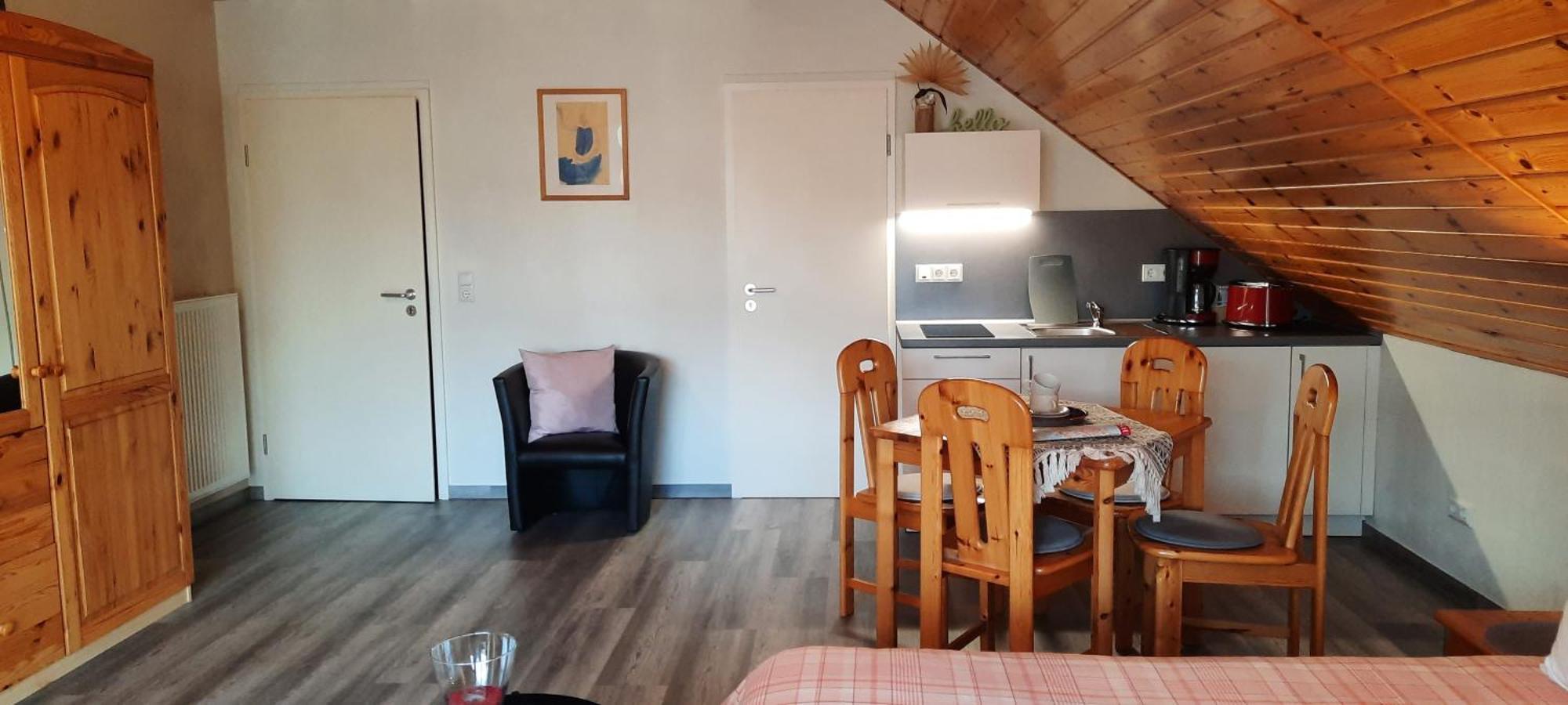 Gaestehaus Moselblick Trittenheim Bagian luar foto